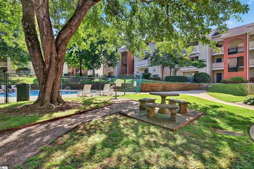 Building Photo - 2601 Duncan Chapel Rd