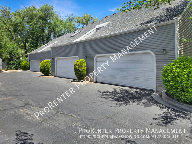 Building Photo - 975 Essex Ct Way