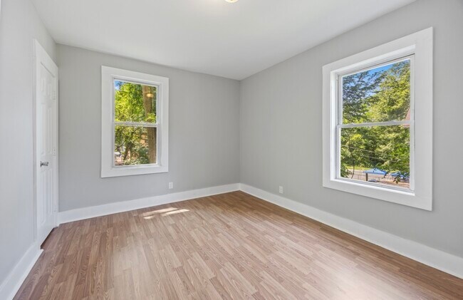 Building Photo - 32 Harding Pl