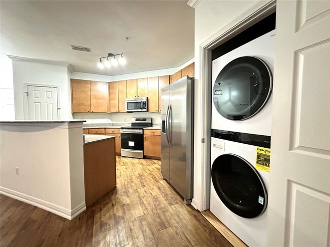 Building Photo - 2502 Leon St