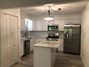 Building Photo - 154 E Bailey Rd