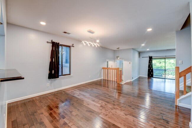 Building Photo - 321 Sea Isle Key