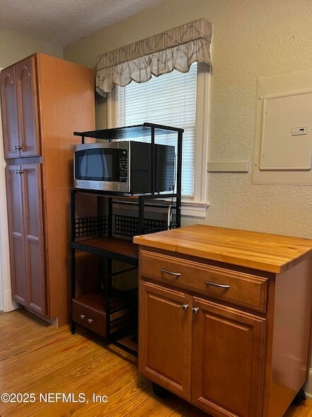 Building Photo - 1924 Arcadia Pl