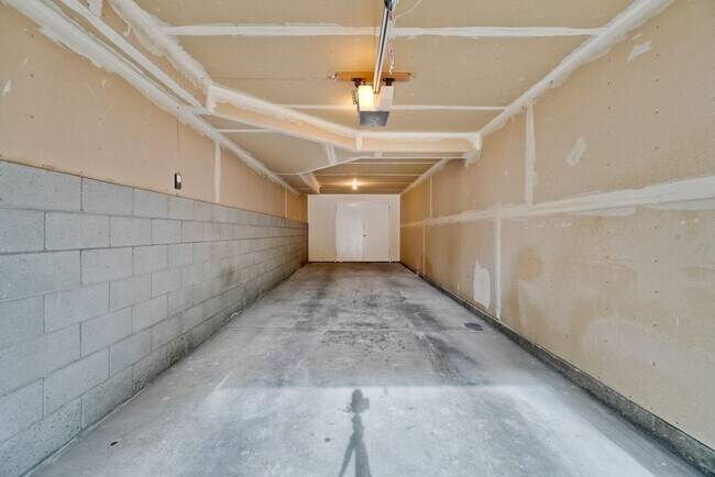 Building Photo - Recently upgraded Condo in a highly desirable location in Sunnyvale.