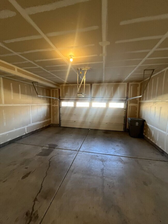 Building Photo - Mayfield - 2310