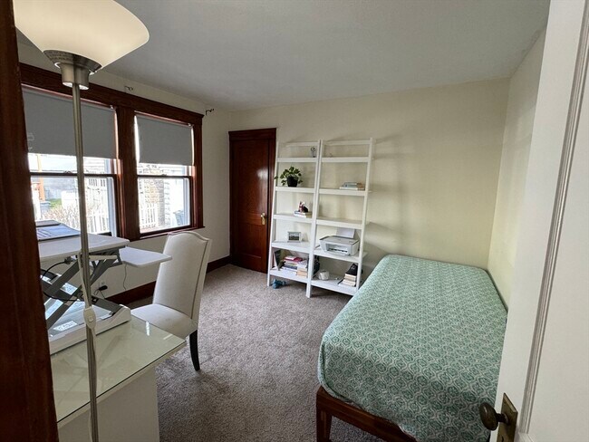 Building Photo - 62 Varnum St