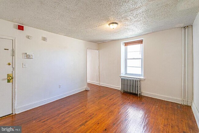 Building Photo - 3719 Calumet St