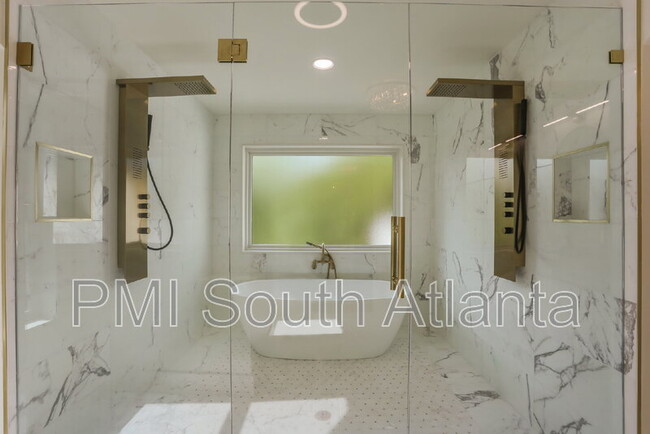 Building Photo - 116 3rd Ave