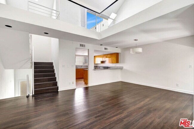 Building Photo - 811 21st St