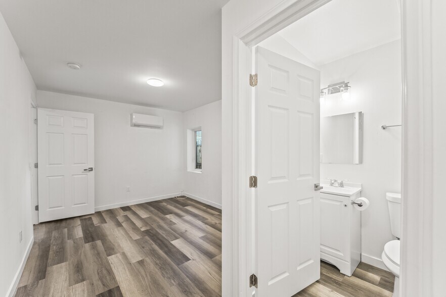 Building Photo - 7561 De Soto Ave
