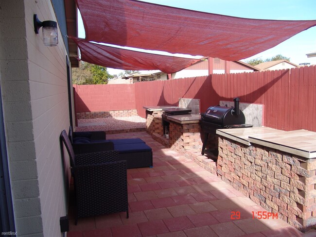 Building Photo - 2 br, 1 bath 4plex - 4708 East Caballero S...