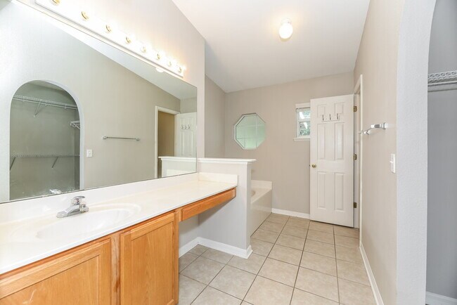 Building Photo - 141 Sterling Hill Dr