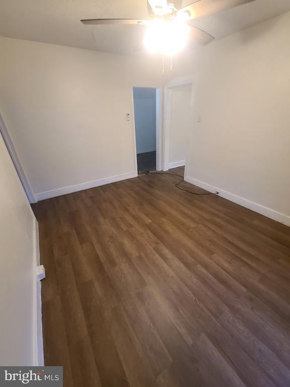 Building Photo - 403 Pennington Ave