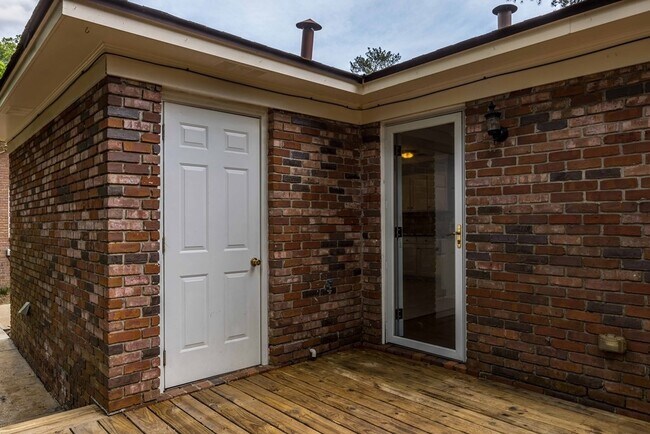 Building Photo - 4221 Bonnie Dr