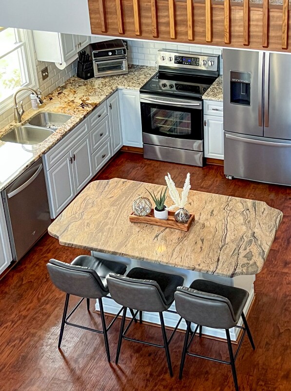 Building Photo - 145 Old Farm Hollow