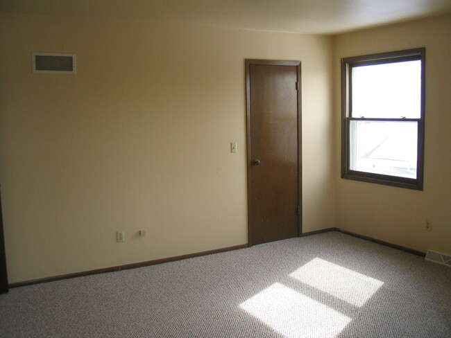 Large BR with walk in Closet - W150S6941 Cornell Cir