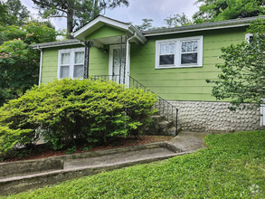 Building Photo - 646 Lupton Dr