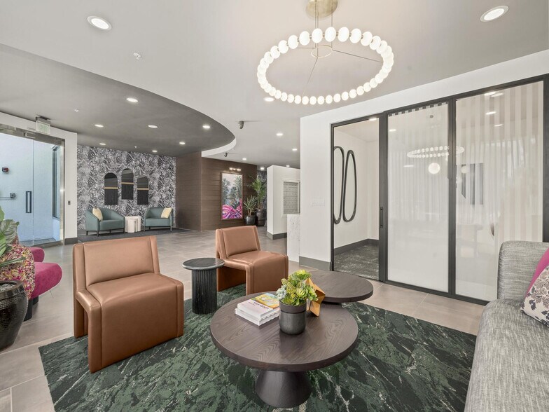 Building Photo - Clinton