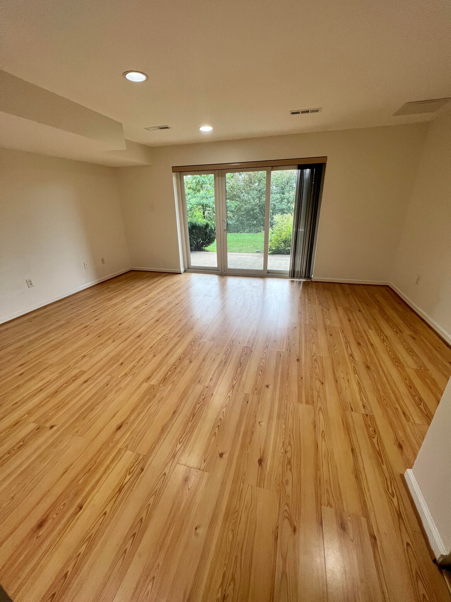 Large 3rd bedroom - 95 Timothy Cir