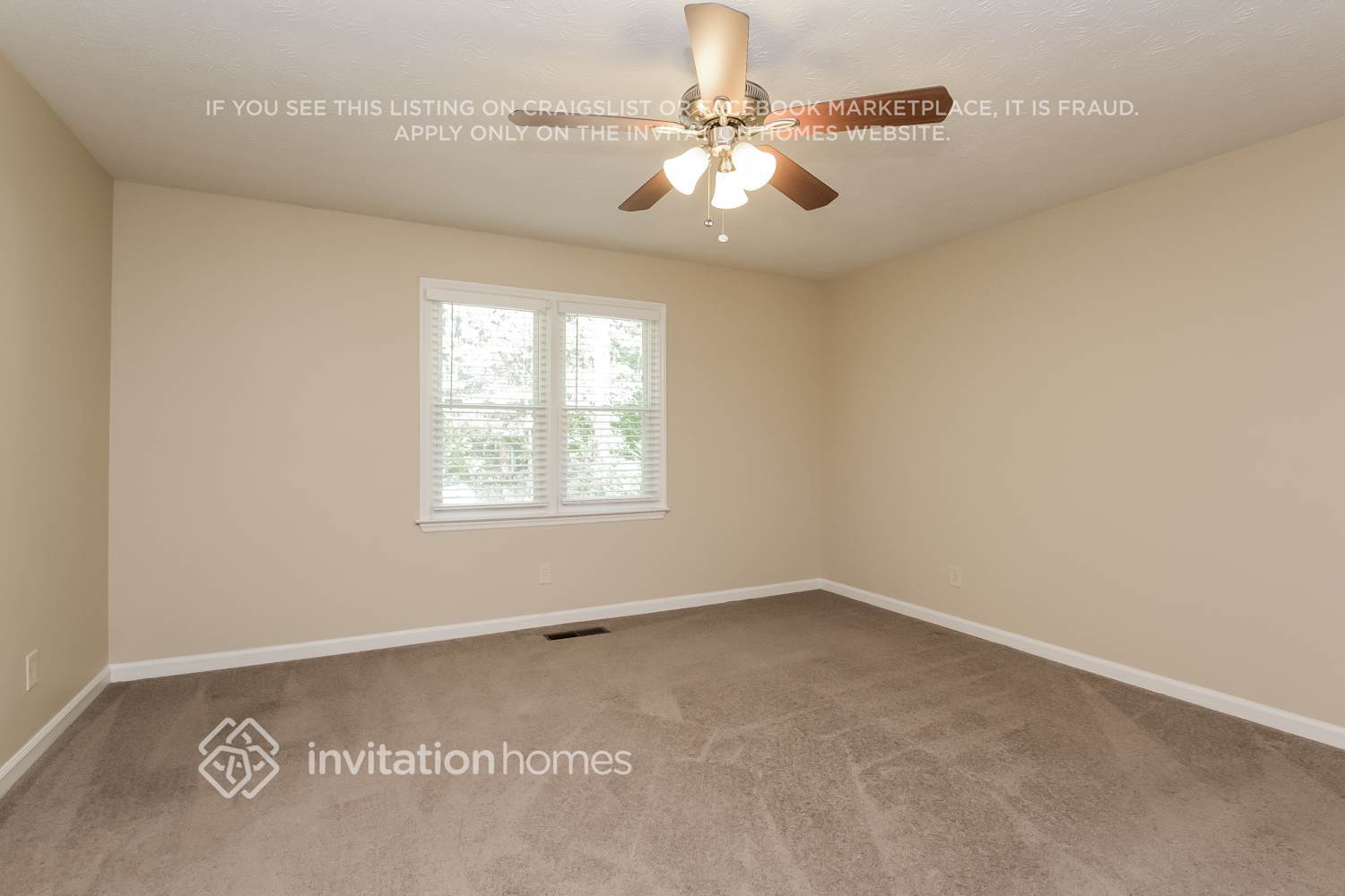 Building Photo - 10960 Pinehigh Dr