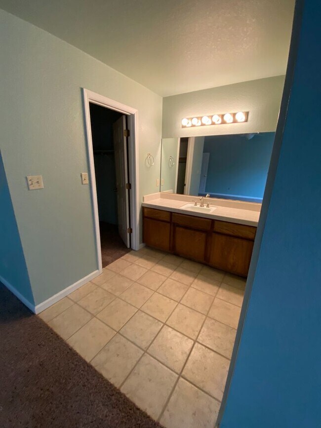 Building Photo - 2648 Alder Glen Dr
