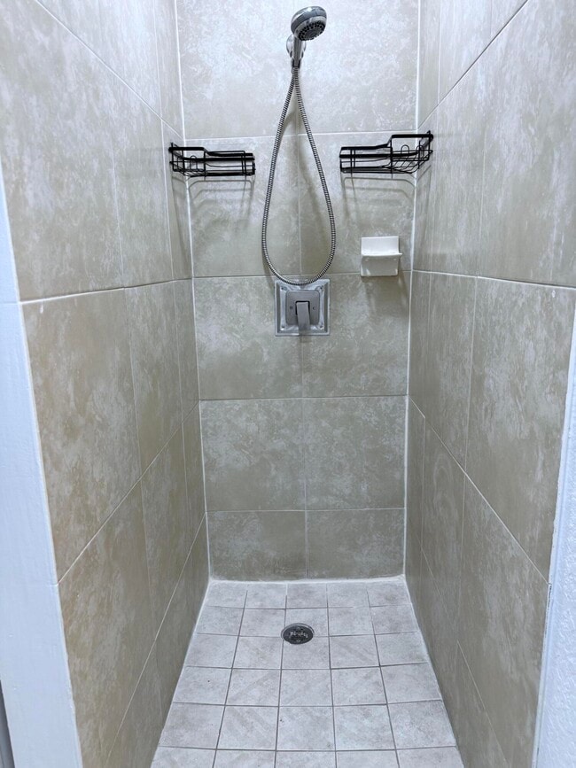 Building Photo - 9640 Oakburst Ln