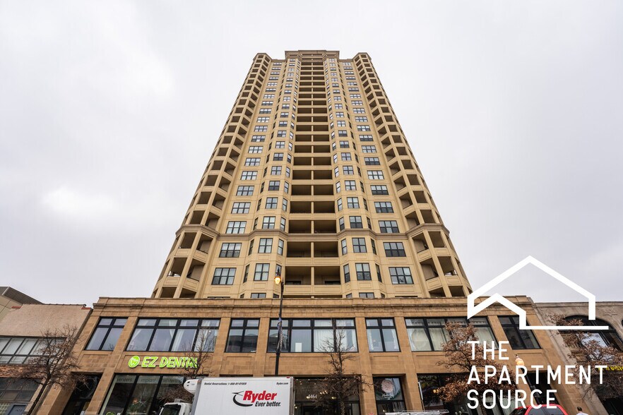 Building Photo - 1462 S Michigan Ave