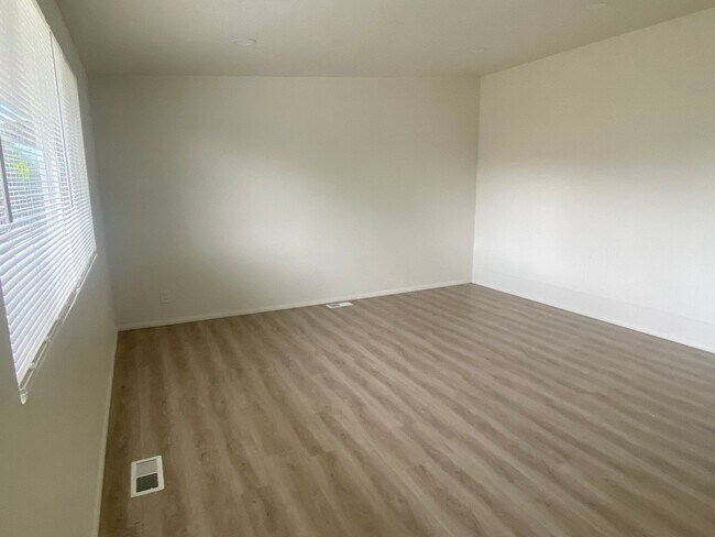 Building Photo - 4971 S 3535 W