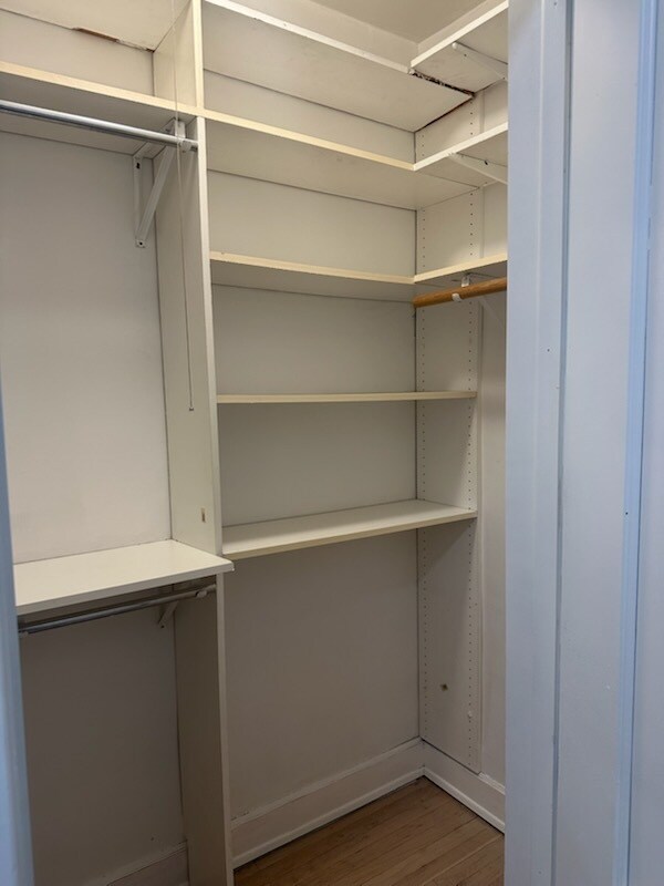 Building Photo - 4417 N Paulina St