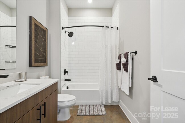 Building Photo - 110 Razades Wy