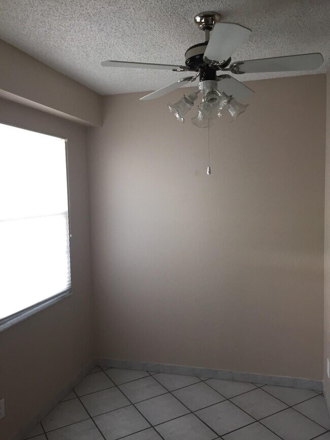 Building Photo - 1100 SW 128th Terrace