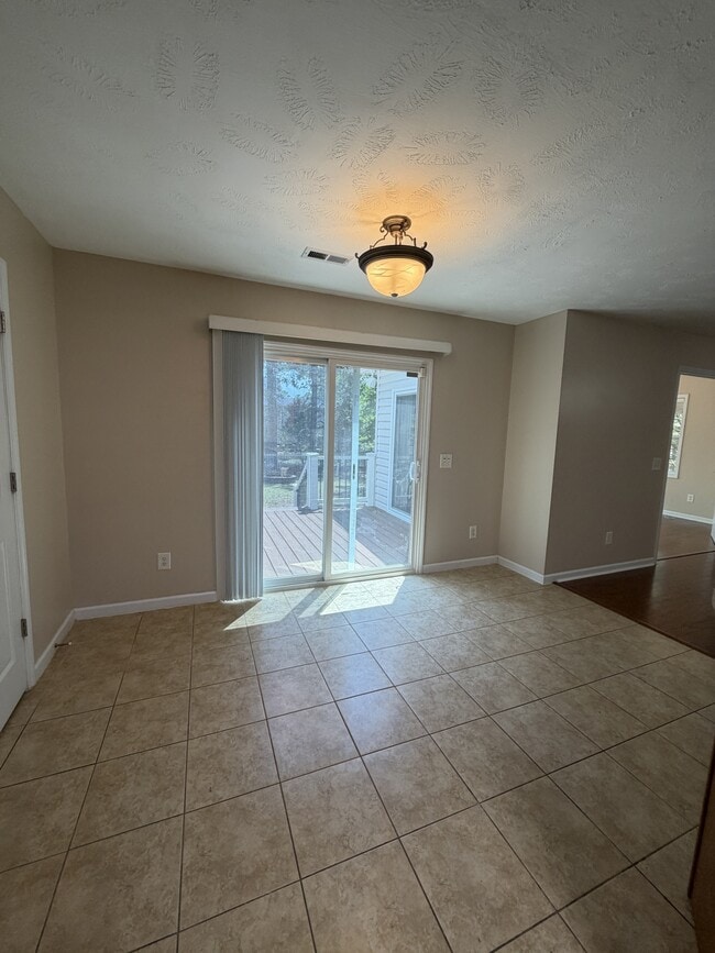 Building Photo - 44 Cutter Cir