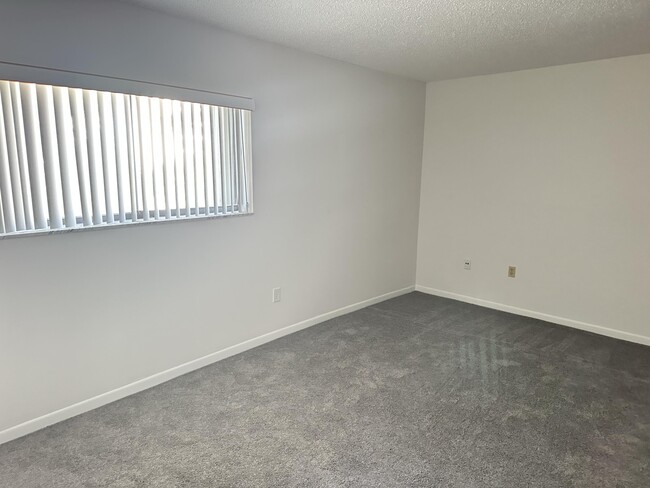 Building Photo - 3605 S Ocean Blvd