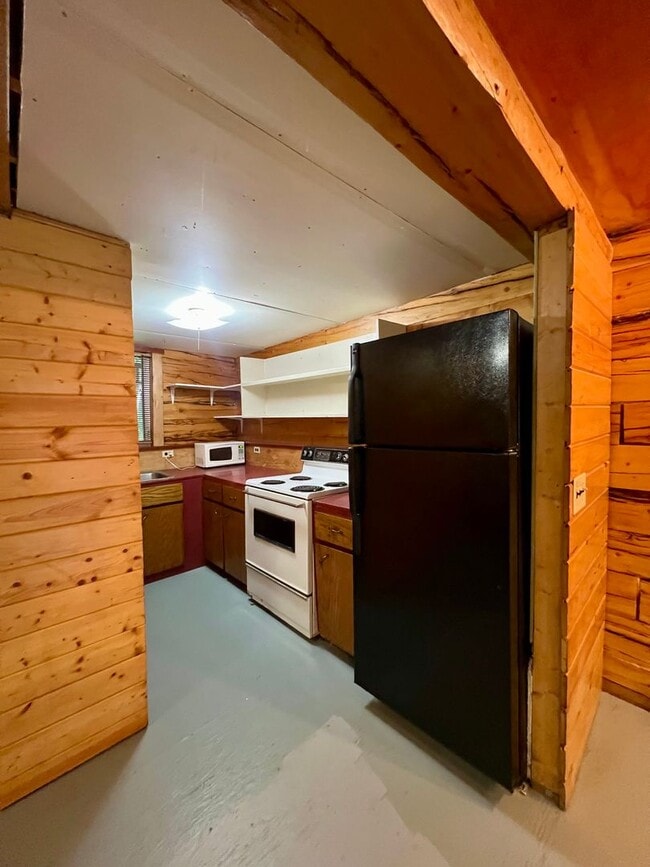 Building Photo - Cozy 1-Bedroom Cabin off Chena Hot Springs...