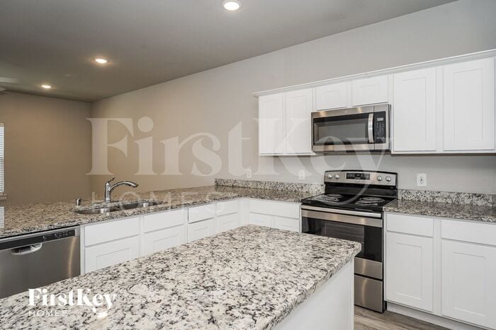 Building Photo - 615 Sophia Wy