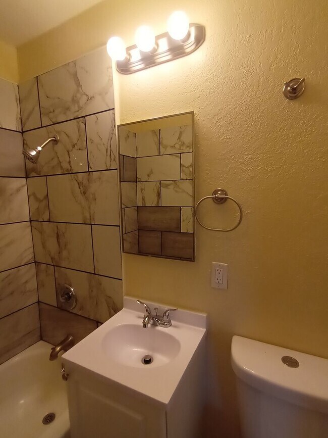 Building Photo - Welcome to SkyView Villa & Somerset Apartments!