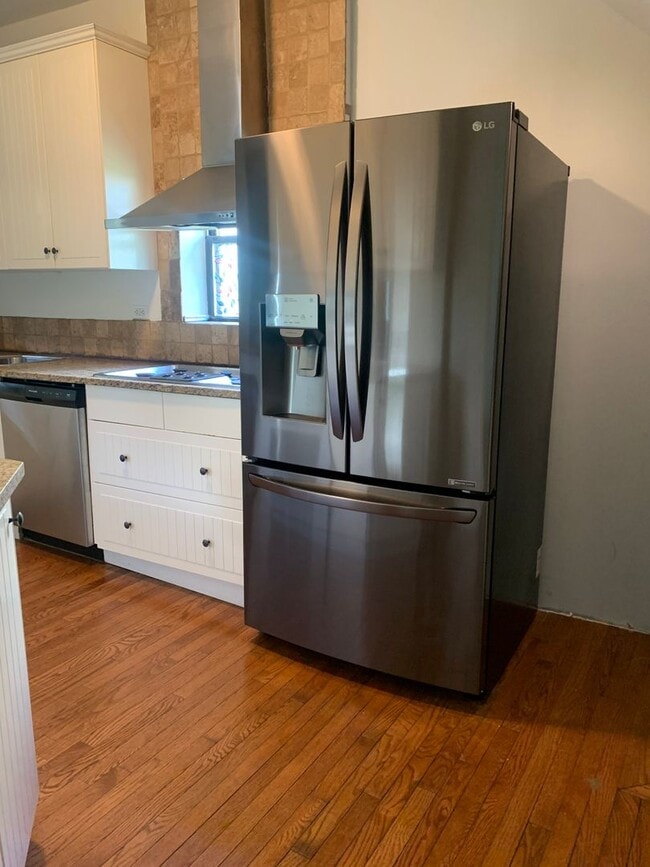 Building Photo - 3 Bedroom Single Family Home with Garage in Mount Washington!