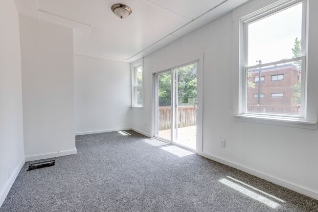 Building Photo - 834 Industry St