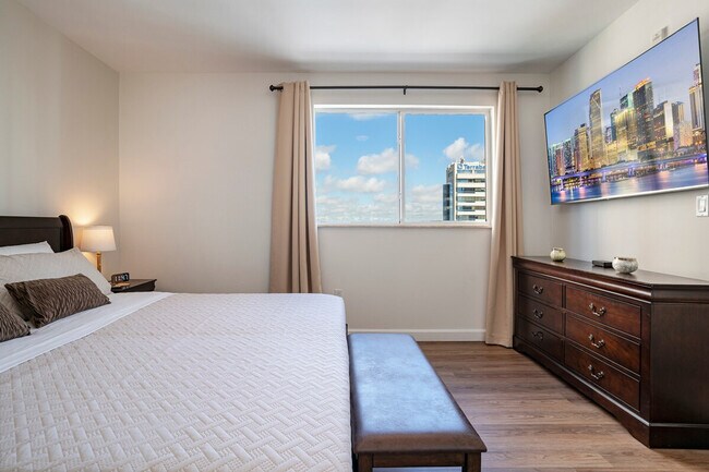 Building Photo - 3256 SW 22nd Terrace