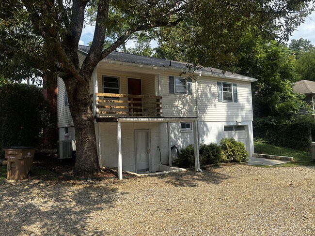 Building Photo - 4106 Woodlawn Pike