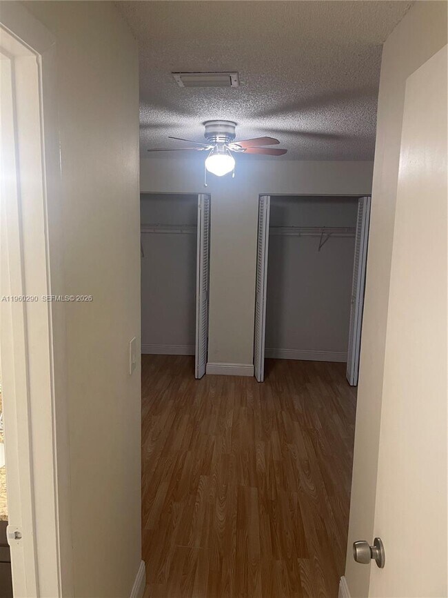 Building Photo - 2191 Bayberry Dr