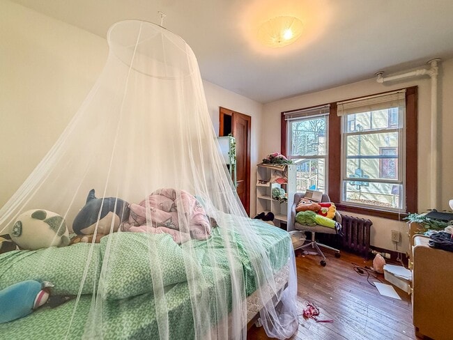 Building Photo - Charming & Convenient 2 Bedroom Near UIUC – Great Location!