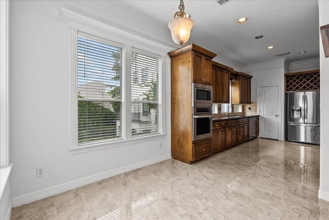 Building Photo - 6118 Tyne St