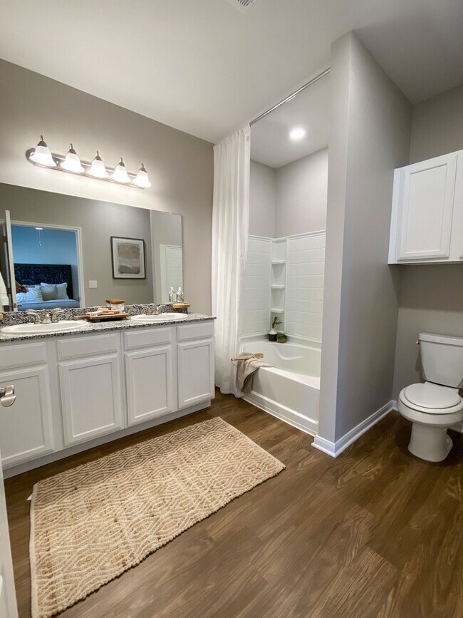 Building Photo - 11429 Oak Landing Dr