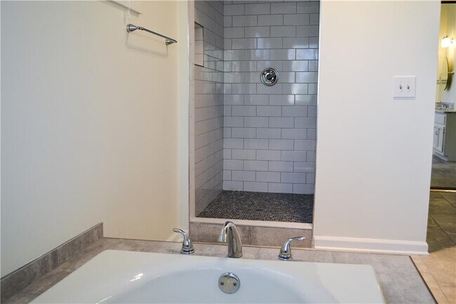 Building Photo - 1209 Fairfield Drive
