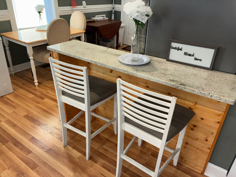 Building Photo - Room in House on Morgantown Rd