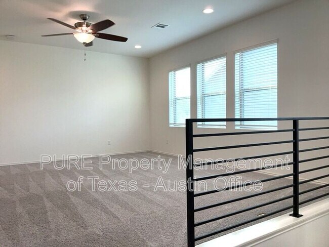 Building Photo - 2305 Twisted Willow Ln