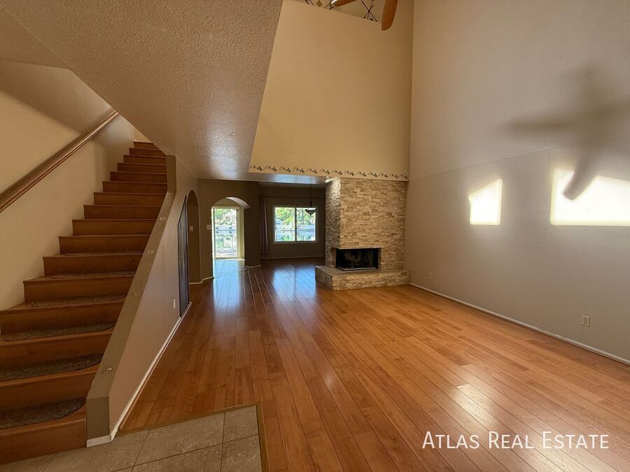 Building Photo - 1425 W Coral Reef Dr