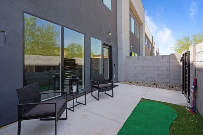 Building Photo - 16601 N Parkview Pl