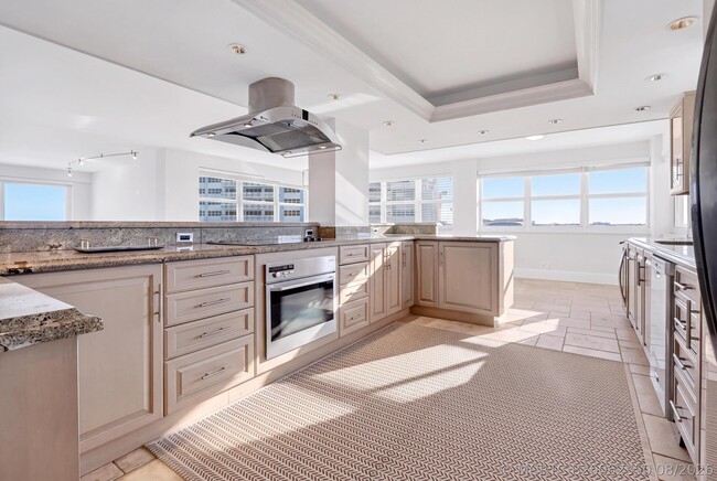 Building Photo - 2000 S Ocean Dr